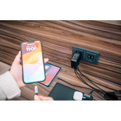 Incarcator USB Verbatim Mini GaN Charger with Display 140W